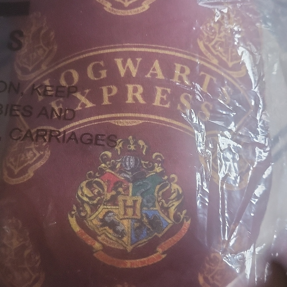 Harry Potter Sealed Not Opening Travel Pillow Adorable Comfy Love Hp - Picture 5 of 7